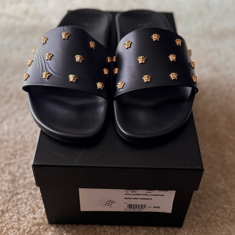 Versace Nero-Oro Studded Slides